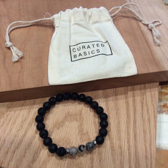 Curated Basics Lava/Quartz Stretch Bracelet - Picture 1 of 2